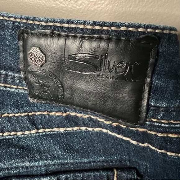 Silver Suki Slim Bootcut Mid-rise Embroidered Dark Wash Denim Jeans - Picture 9 of 16